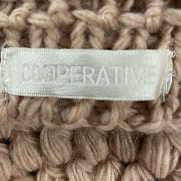 Cooperative ~ Blush Pink wool blend Beanie with Pompom - Picture 2 of 6